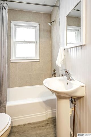 5611 Cedar Street, Omaha, NE 68106