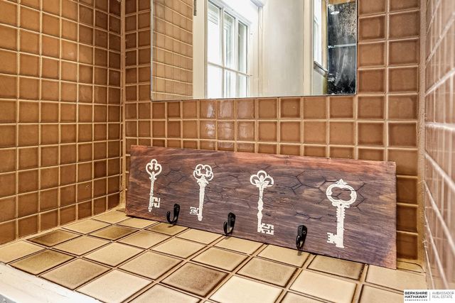 5611 Cedar Street, Omaha, NE 68106