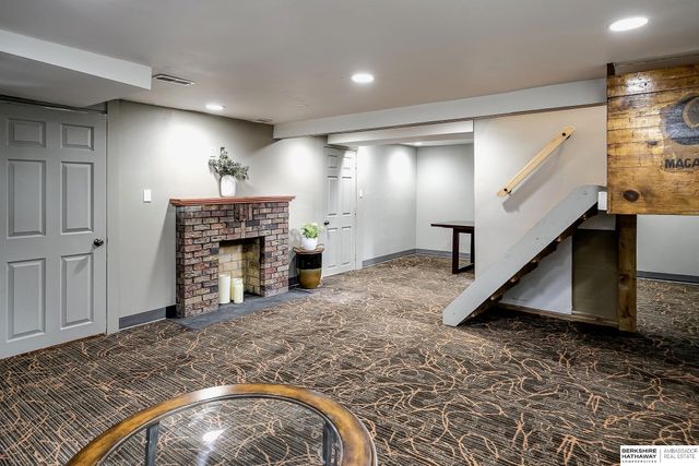 5611 Cedar Street, Omaha, NE 68106