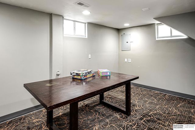 5611 Cedar Street, Omaha, NE 68106