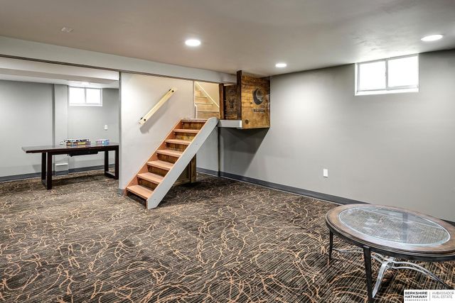 5611 Cedar Street, Omaha, NE 68106