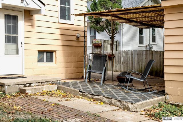 5611 Cedar Street, Omaha, NE 68106