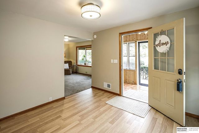 5611 Cedar Street, Omaha, NE 68106