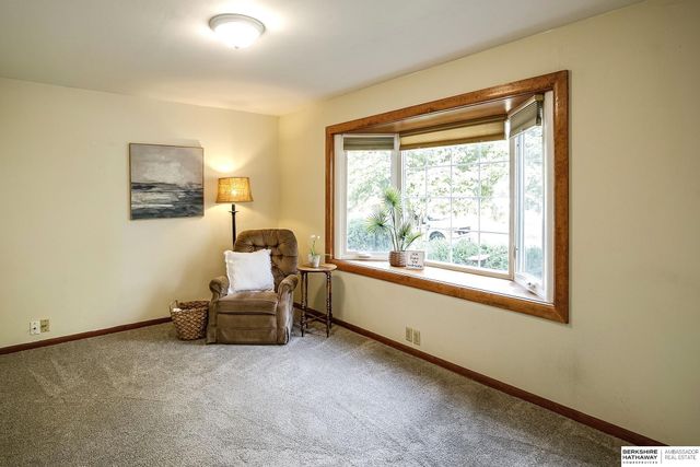 5611 Cedar Street, Omaha, NE 68106