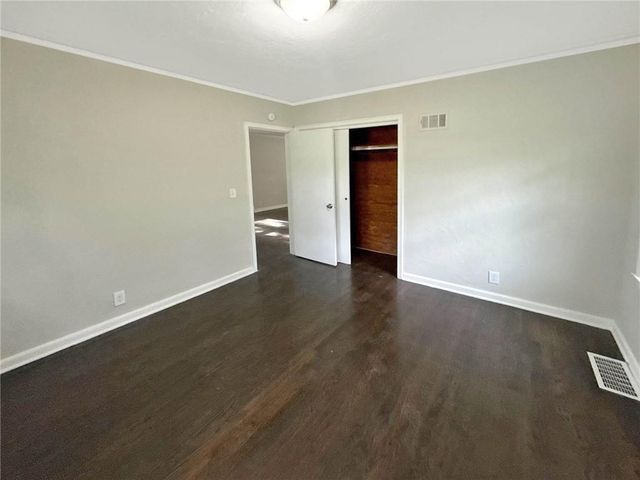 9004 E 55th Street, Raytown, MO 64133