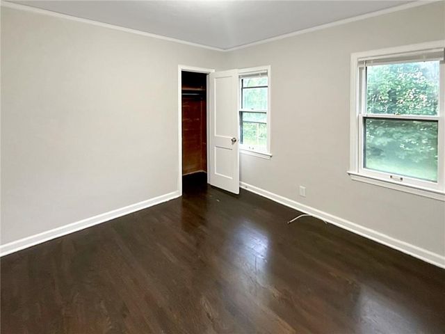 9004 E 55th Street, Raytown, MO 64133