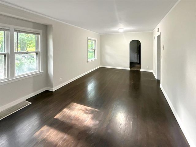9004 E 55th Street, Raytown, MO 64133