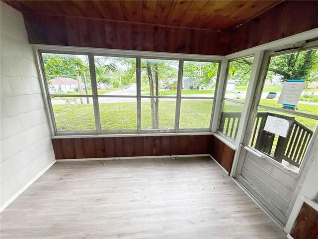 9004 E 55th Street, Raytown, MO 64133