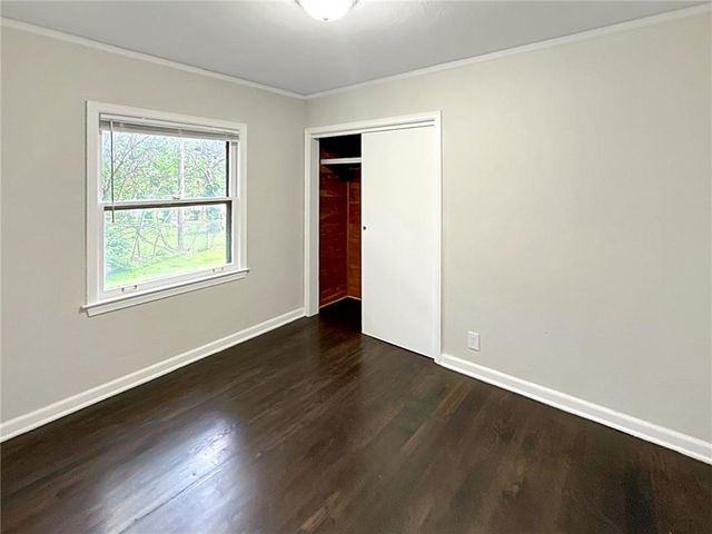9004 E 55th Street, Raytown, MO 64133