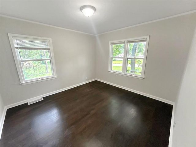 9004 E 55th Street, Raytown, MO 64133