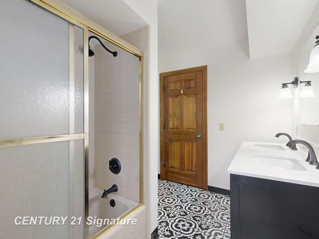 2765 Clairmount Drive, Saginaw Twp, MI 48603