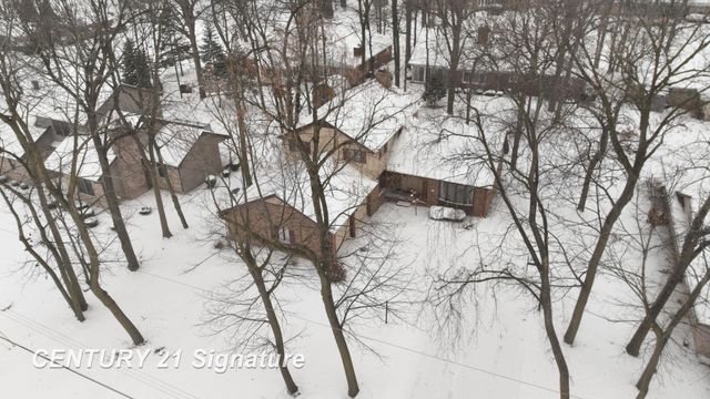 2765 Clairmount Drive, Saginaw Twp, MI 48603