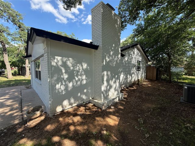 2202 Pontiac Drive, Arlington, TX 76013