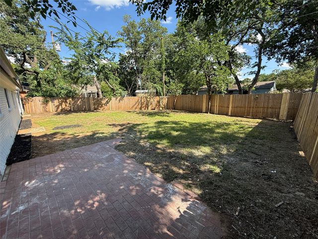 2202 Pontiac Drive, Arlington, TX 76013