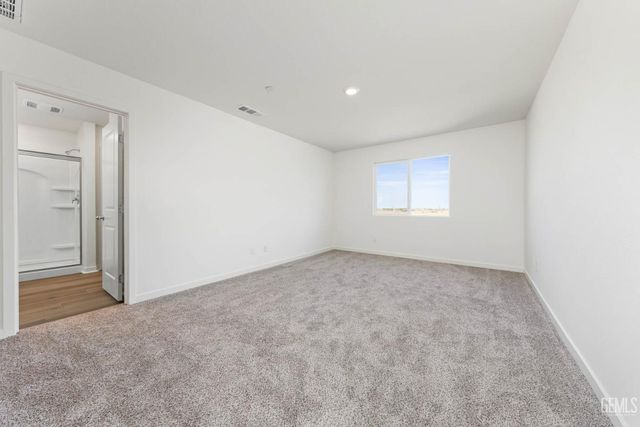 7919 Blueberry Avenue, Bakersfield, CA 93313