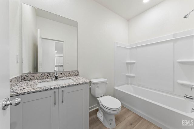 7919 Blueberry Avenue, Bakersfield, CA 93313