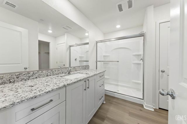 7919 Blueberry Avenue, Bakersfield, CA 93313