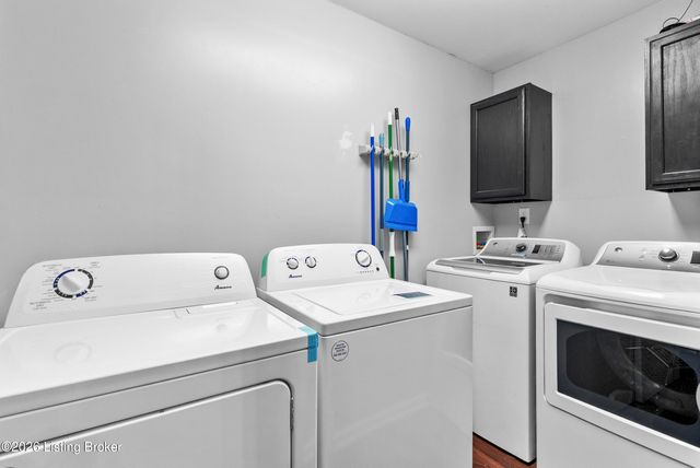 4405 Debbie Ct, Louisville, KY 40213