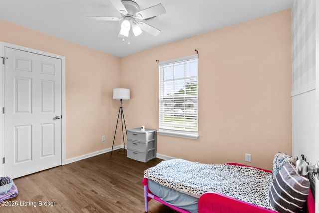 4405 Debbie Ct, Louisville, KY 40213