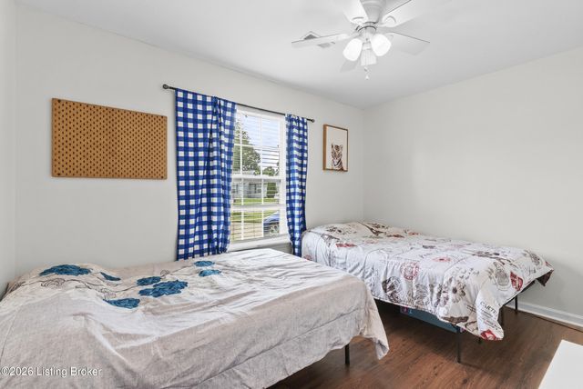 4405 Debbie Ct, Louisville, KY 40213