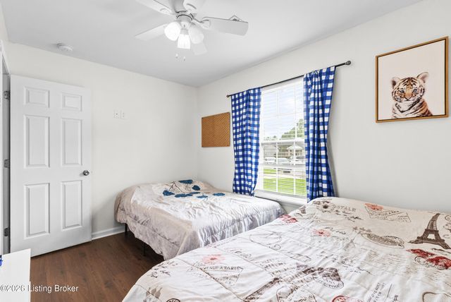4405 Debbie Ct, Louisville, KY 40213