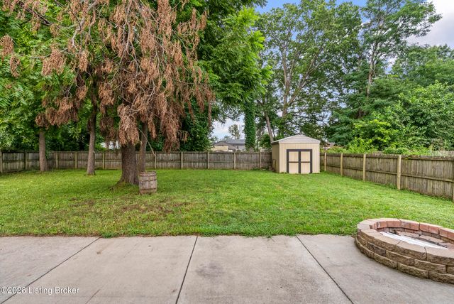4405 Debbie Ct, Louisville, KY 40213
