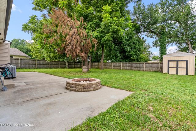 4405 Debbie Ct, Louisville, KY 40213