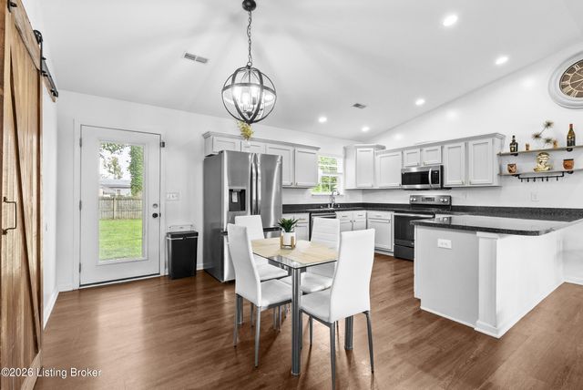 4405 Debbie Ct, Louisville, KY 40213