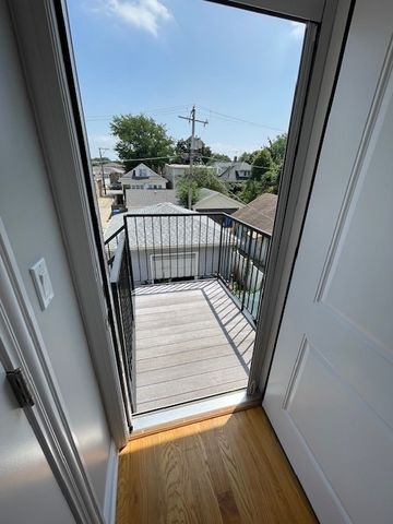 5839 N Marmora Avenue 2, Chicago, IL 60646
