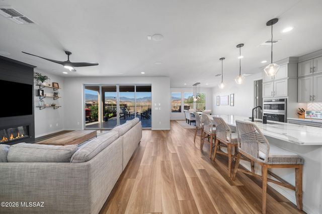 7911 S Land Grant Drive, Tucson, AZ 85747