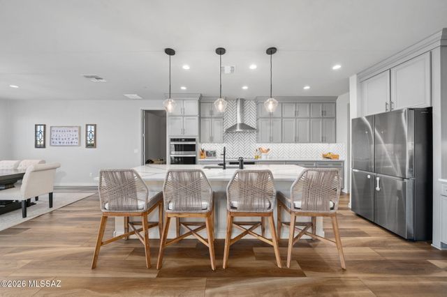 7911 S Land Grant Drive, Tucson, AZ 85747