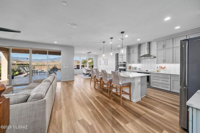 7911 S Land Grant Drive, Tucson, AZ 85747
