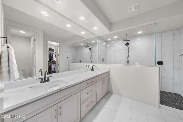 7911 S Land Grant Drive, Tucson, AZ 85747