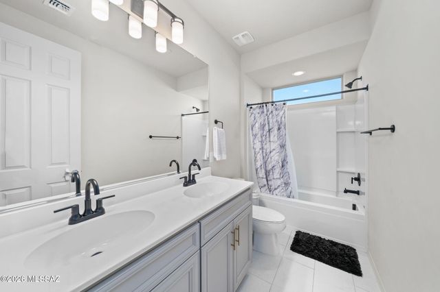 7911 S Land Grant Drive, Tucson, AZ 85747