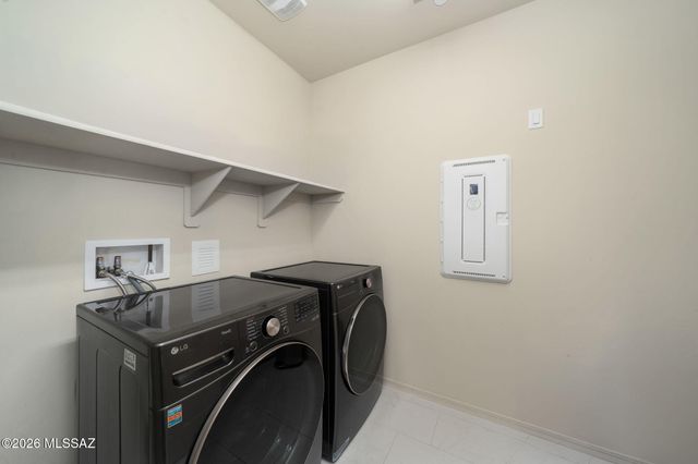 7911 S Land Grant Drive, Tucson, AZ 85747