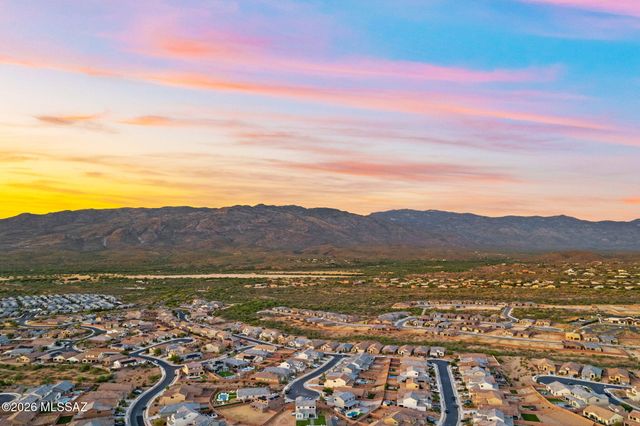 7911 S Land Grant Drive, Tucson, AZ 85747