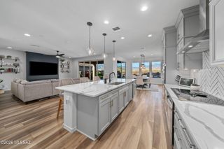 7911 S Land Grant Drive, Tucson, AZ 85747