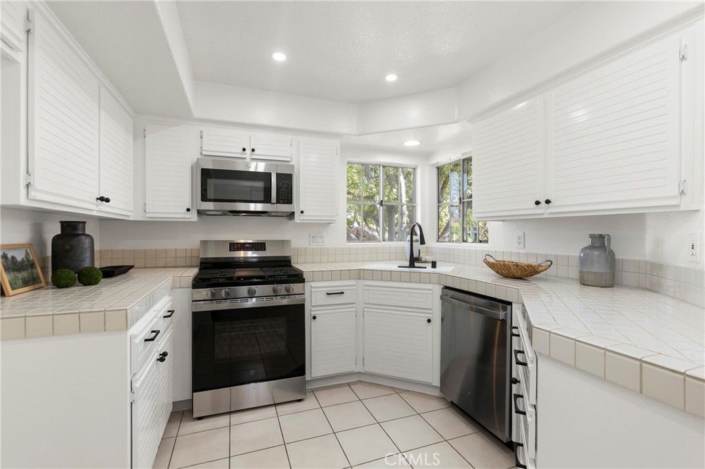8033 E Snapdragon, Anaheim Hills, CA 92808 — photo 5