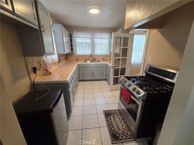 428 S Hoover. ST., Los Angeles, CA 90020