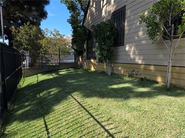 428 S Hoover. ST., Los Angeles, CA 90020