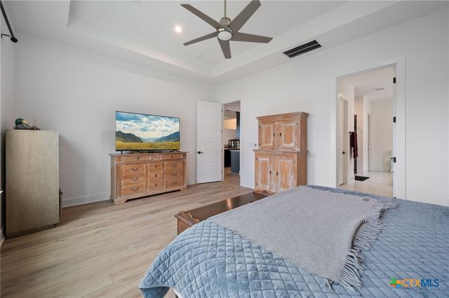 616 Hallwood Drive, Liberty Hill, TX 78642