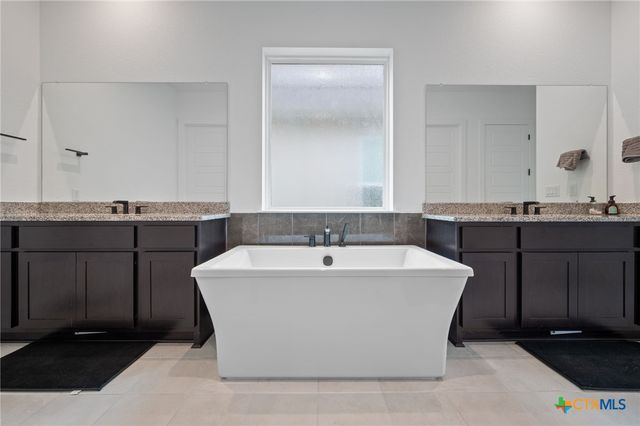 616 Hallwood Drive, Liberty Hill, TX 78642