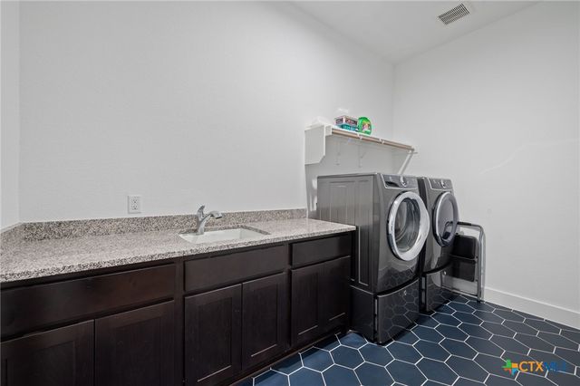 616 Hallwood Drive, Liberty Hill, TX 78642