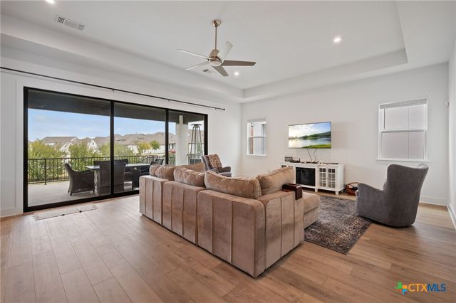 616 Hallwood Drive, Liberty Hill, TX 78642