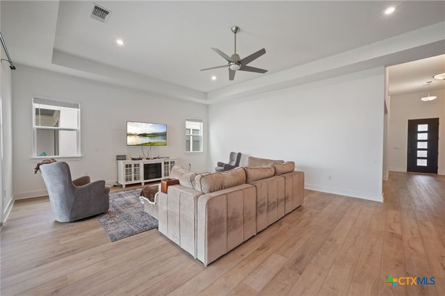 616 Hallwood Drive, Liberty Hill, TX 78642