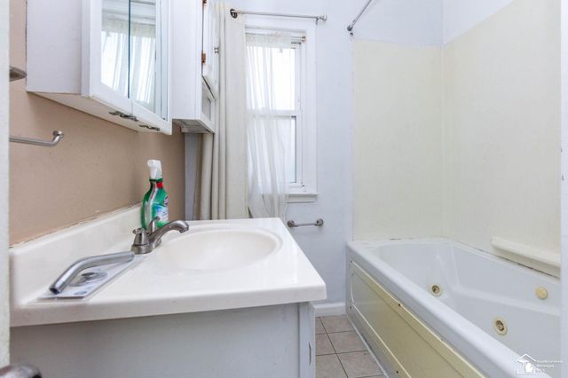 2169 Cicotte Avenue, Lincoln Park, MI 48146