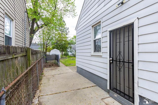 2169 Cicotte Avenue, Lincoln Park, MI 48146