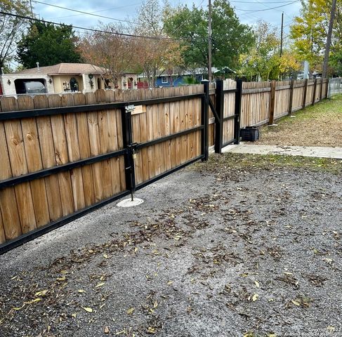 1819 Madrid St, San Antonio, TX 78237