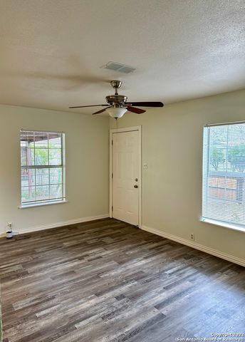 1819 Madrid St, San Antonio, TX 78237