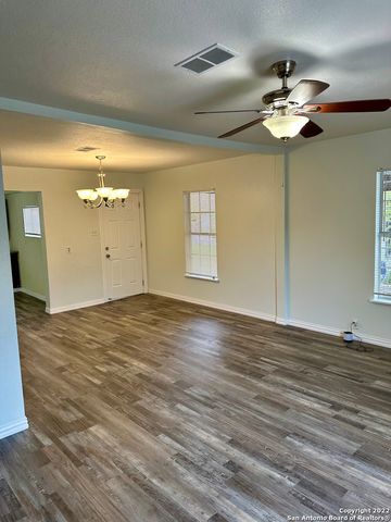 1819 Madrid St, San Antonio, TX 78237